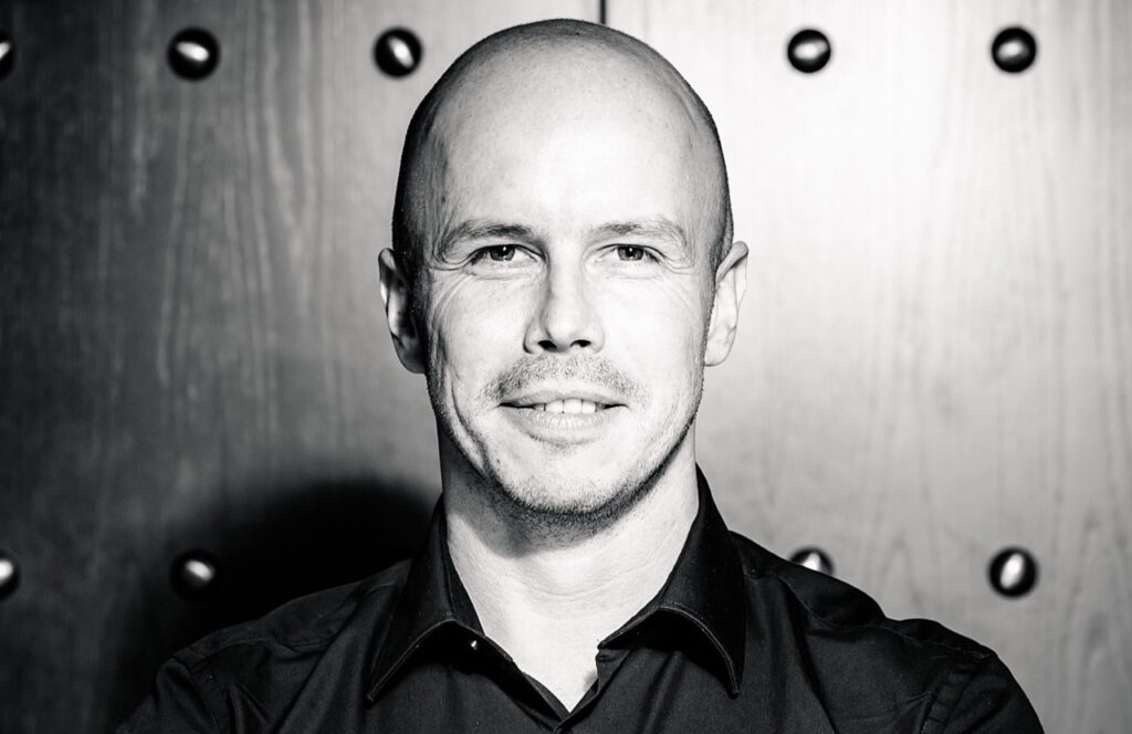 gross lars querformat.jpeg